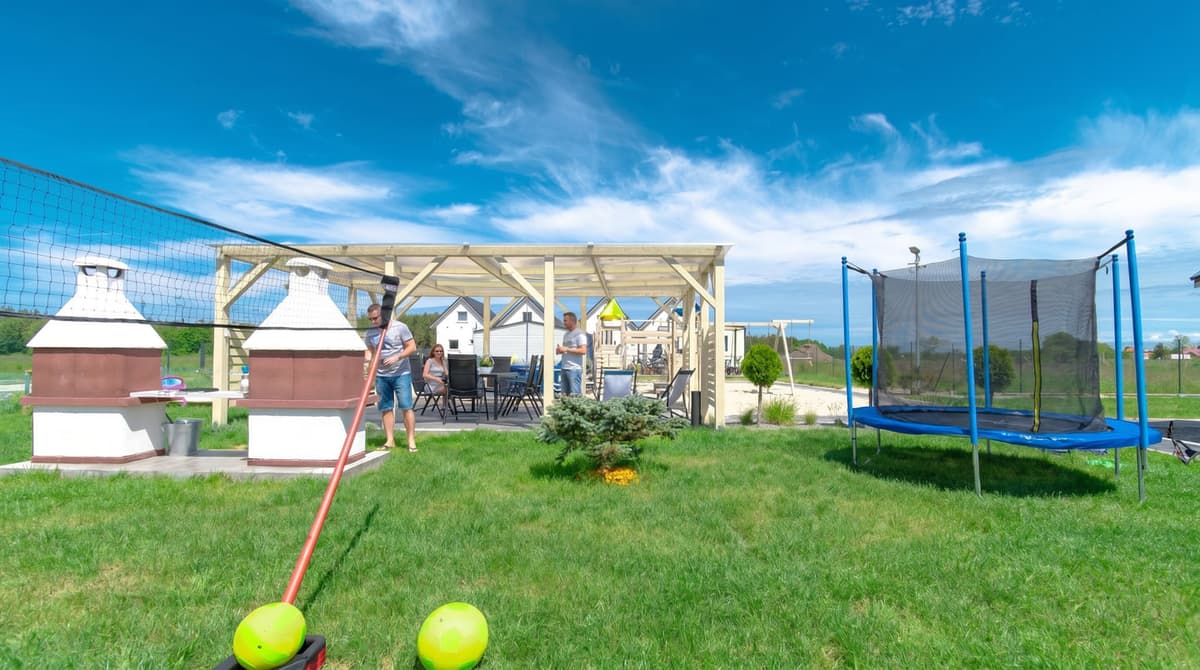 Zdrowy Wypoczynek Ustka: Domki Govinda, Natura i Komfort Naturalny