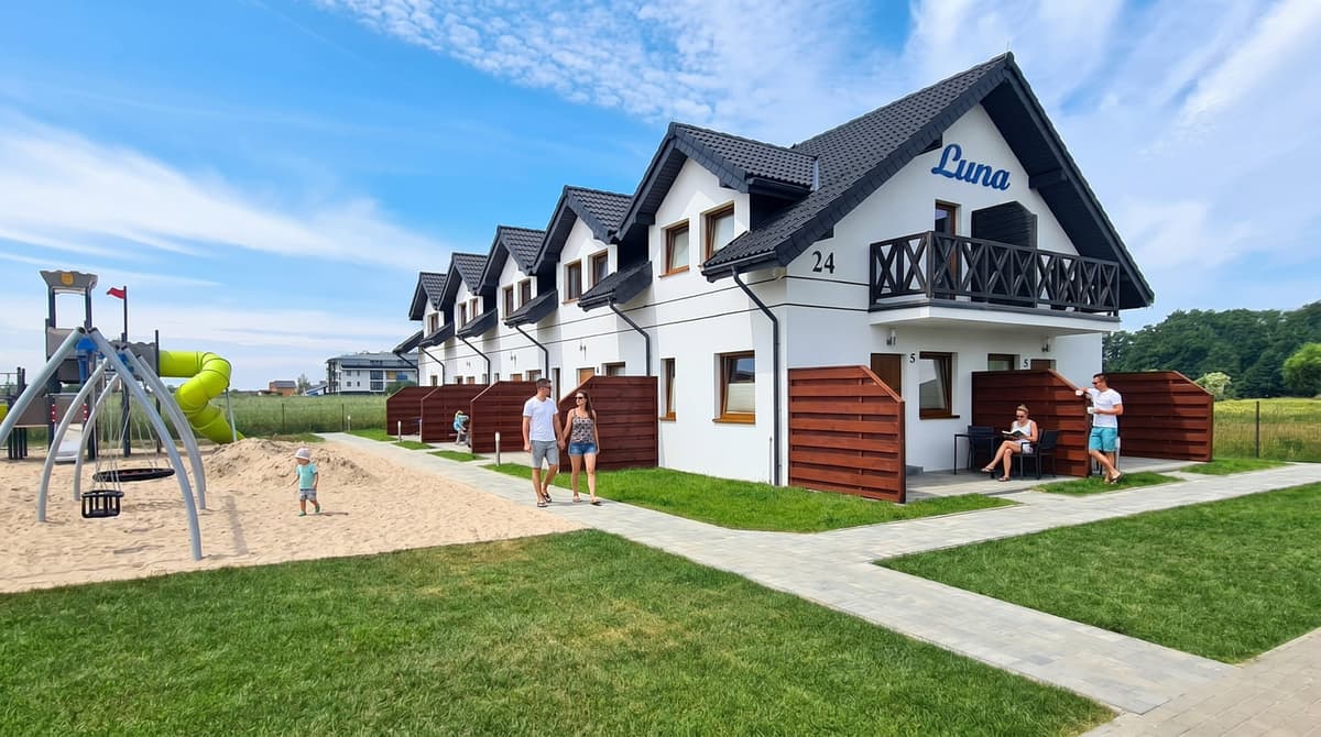 Sarbinowo: Spokój, Relaks i Atrakcje Nad Bałtykiem z Domkami Luna