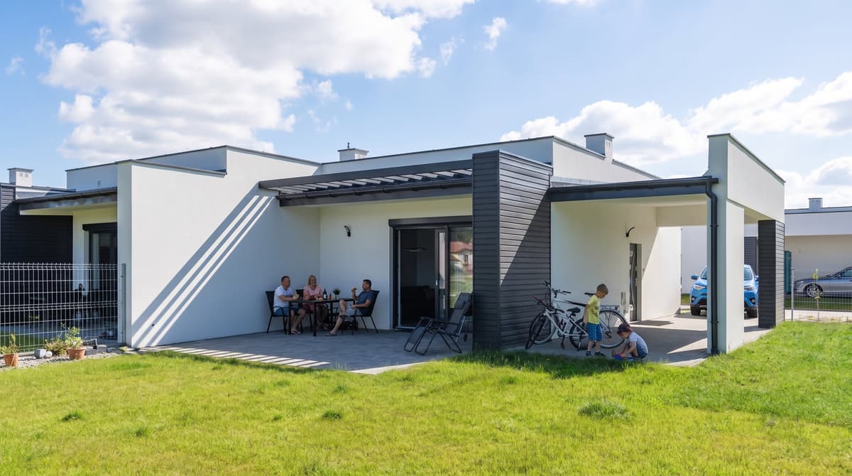 Ustka: Odkryj historię i kulturę poza plażą